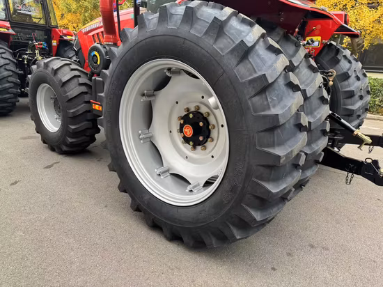 Agricultural 4WD 140/160/180/200HP Wheeled Tractors